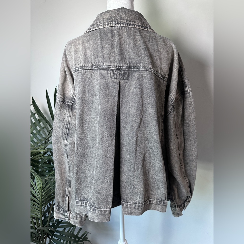 NWT Ashley Stewart Women’s Stonewashed Gray Swingback Jean Jacket size 22/24 - Picture 5 of 9